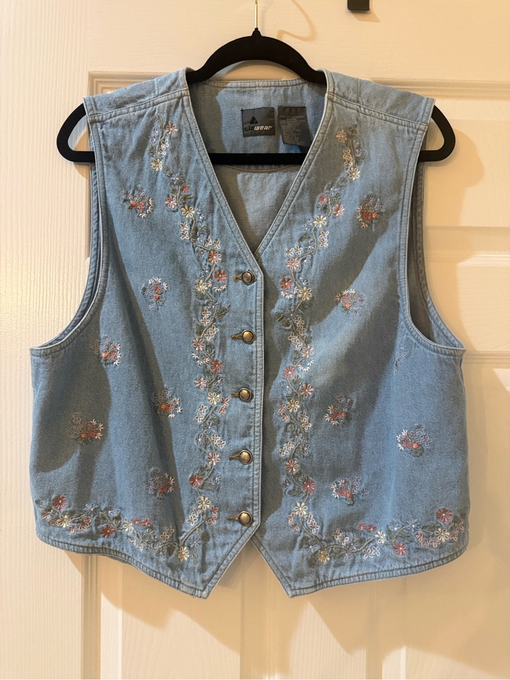 Vintage Liz Claiborne 100% Cotton Light Blue Embroidered Denim Vest